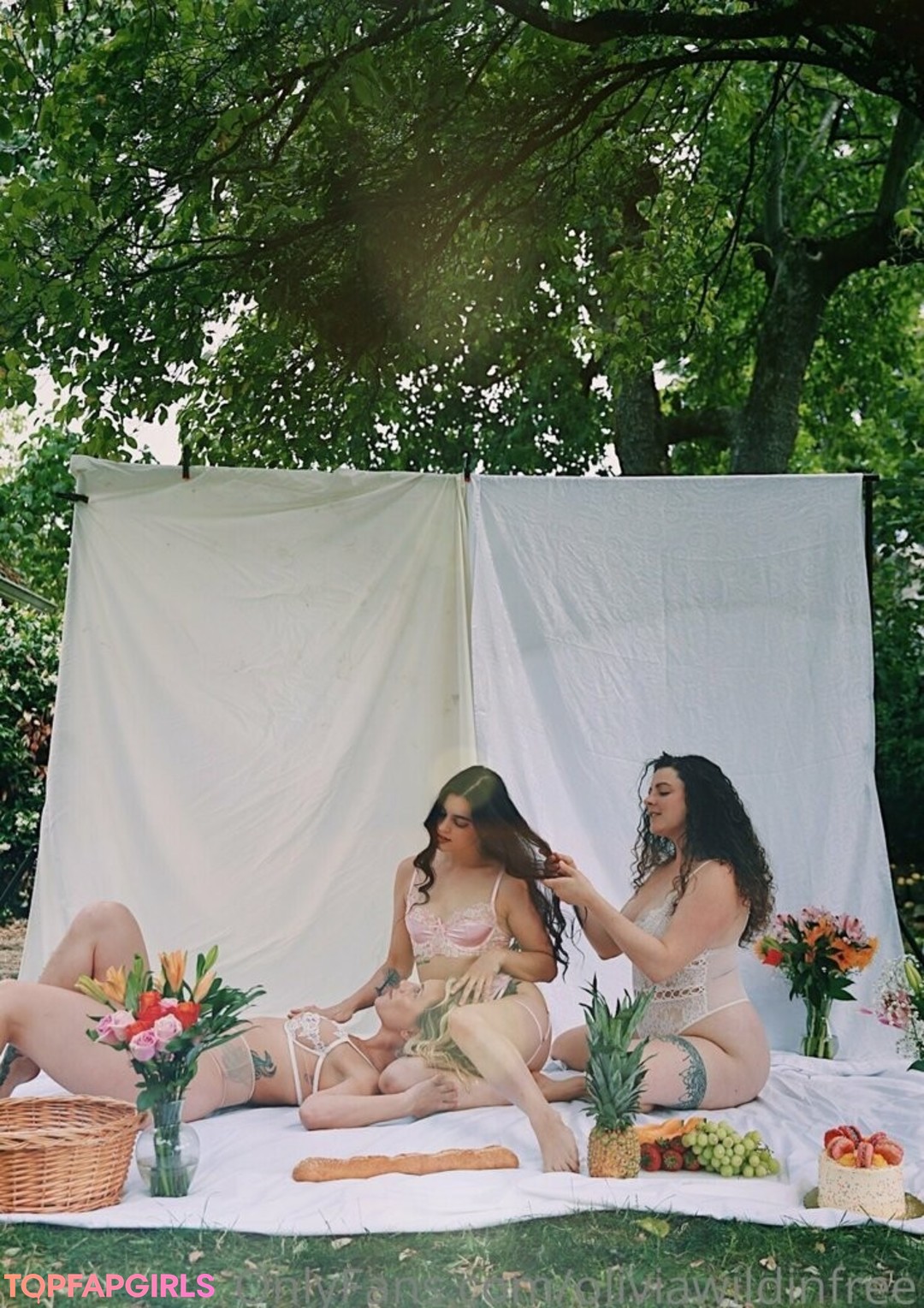 Photo nue de fuite OnlyFans de Oliviawildinfree #59 Photo nue de fuite OnlyFans de Oliviawildinfree #59