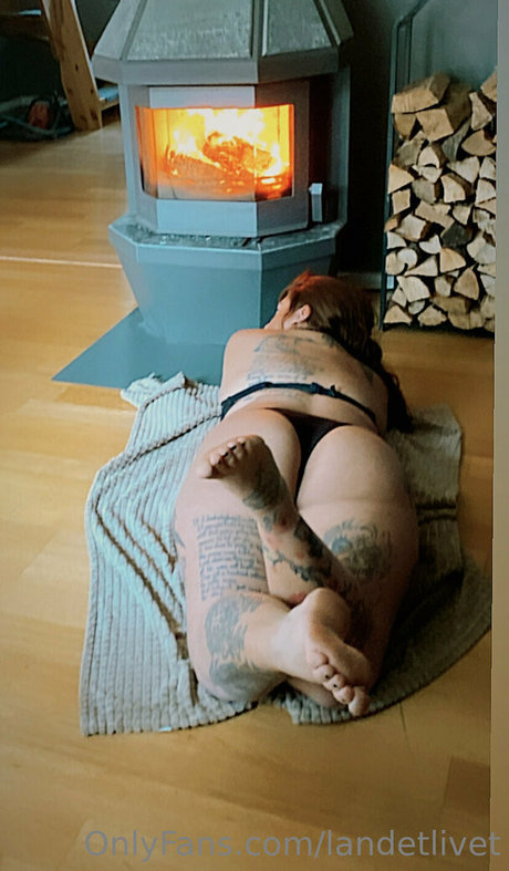 Photo nue de fuite OnlyFans de Landetlivet