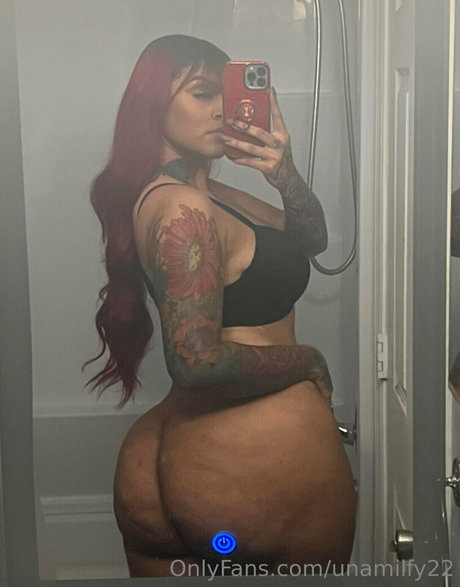 Photo nue de fuite OnlyFans de Unamilfy22