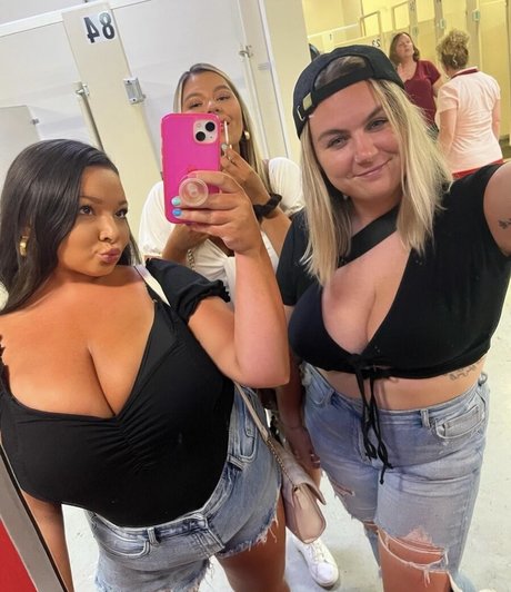 Photo nue de fuite OnlyFans de Jenn M