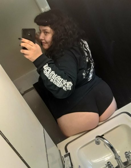 Photo nue de fuite OnlyFans de Scarletlabellefree