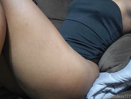 Photo nue de fuite OnlyFans de Islandgoddess777