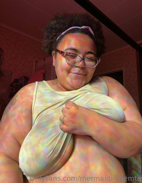 Photo nue de fuite OnlyFans de Mermaidinthemtn