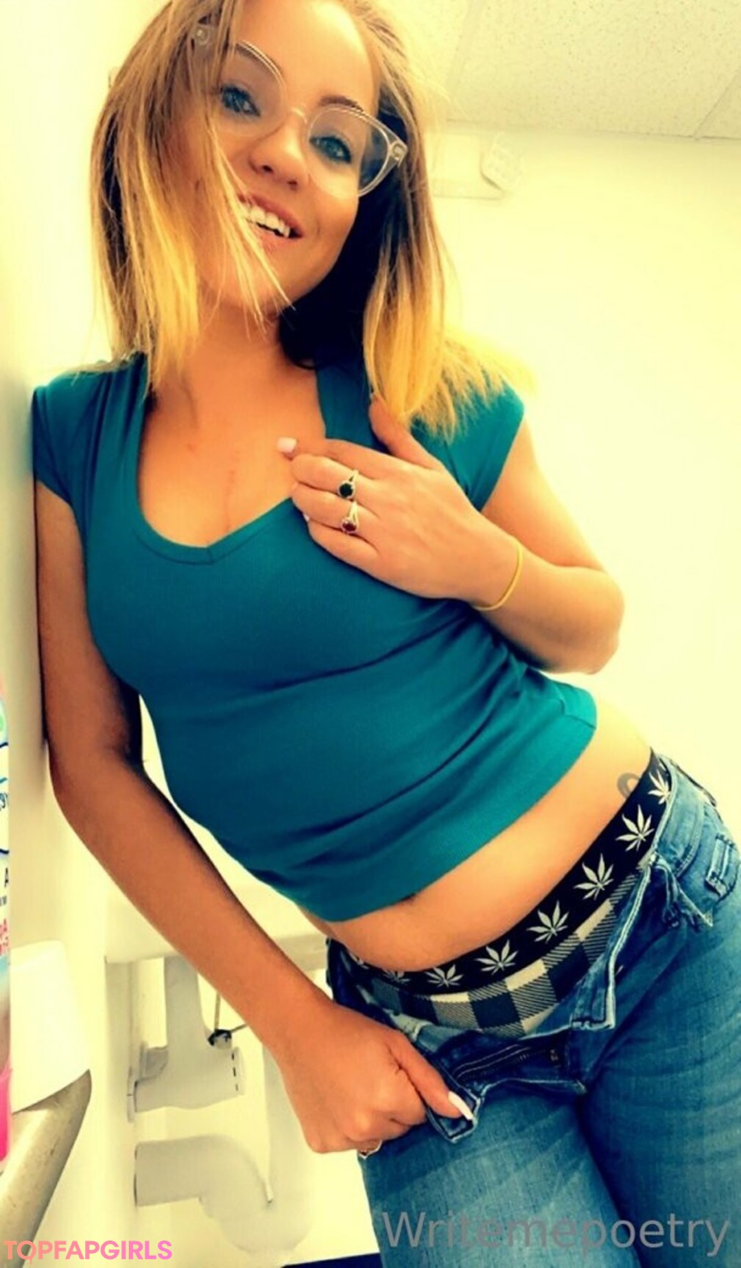 Photo nue de fuite OnlyFans de Writemepoetry #6 Photo nue de fuite OnlyFans de Writemepoetry #6
