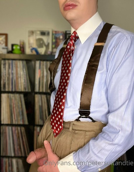 Petersuitandtie
