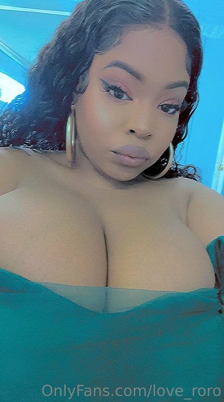 Photo nue de fuite OnlyFans de Love Roro