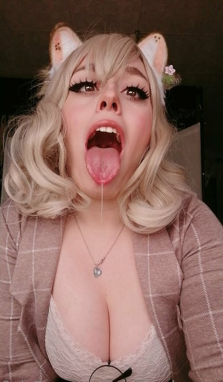 DroolingAhegaoQueen