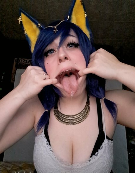 DroolingAhegaoQueen
