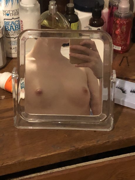 Photo nue de fuite OnlyFans de Clamgirl