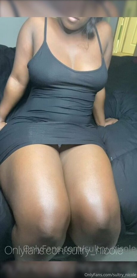 Photo nue de fuite OnlyFans de Sultrynicole