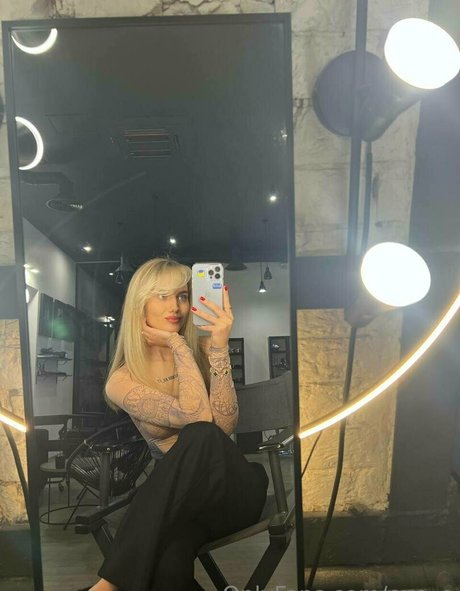 Eva_e