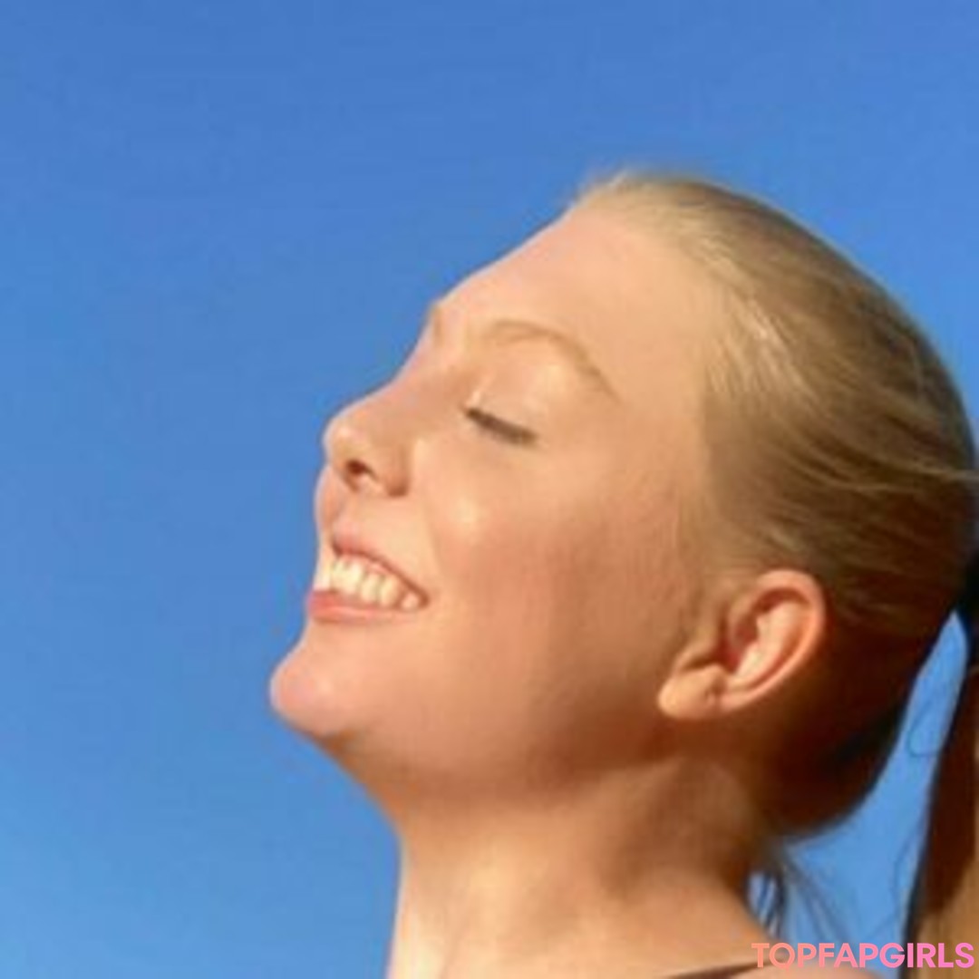 Photo nue de fuite OnlyFans de Mistybluegonewild #18 Photo nue de fuite OnlyFans de Mistybluegonewild #18