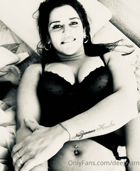 Photo nue de fuite OnlyFans de Sweetarabgirl