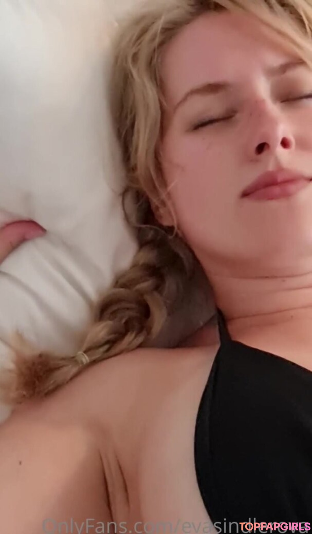 Photo nue de fuite OnlyFans de Evasindlerova #24 Photo nue de fuite OnlyFans de Evasindlerova #24
