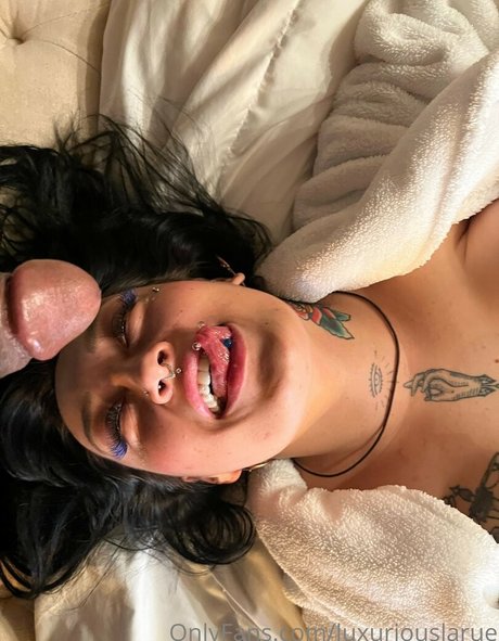 Photo nue de fuite OnlyFans de Luxuriouslarue