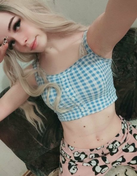 Photo nue de fuite OnlyFans de Yourangel07
