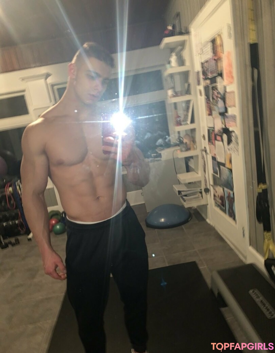 Photo nue de fuite OnlyFans de Creamygorilla #19 Photo nue de fuite OnlyFans de Creamygorilla #19