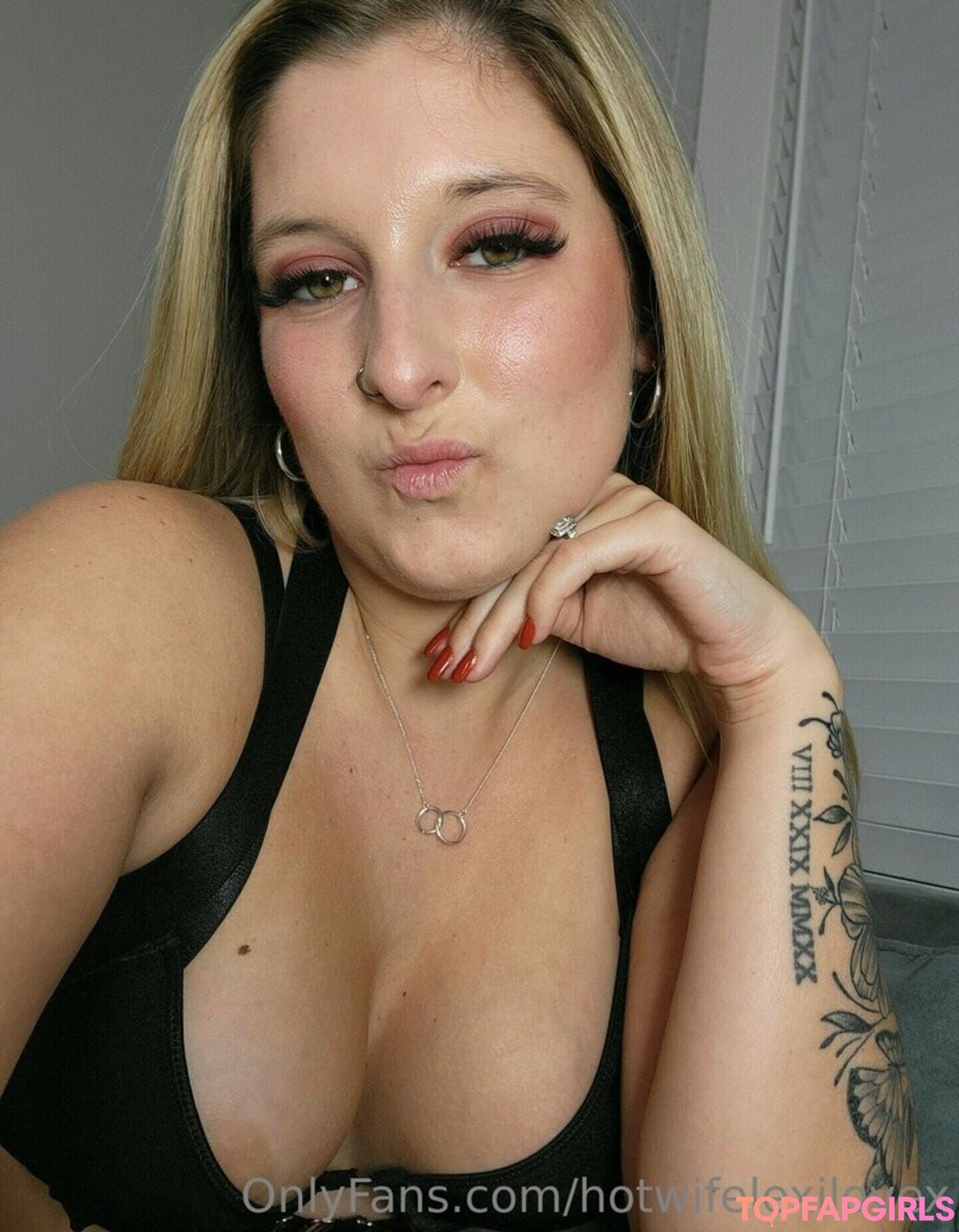 Photo nue de fuite OnlyFans de Hotwifelexilovex #96 Photo nue de fuite OnlyFans de Hotwifelexilovex #96