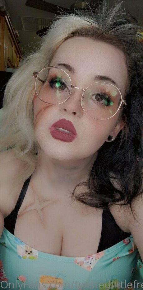 Photo nue de fuite OnlyFans de Twistedlittlefree