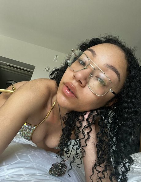 Photo nue de fuite OnlyFans de Caileneasely