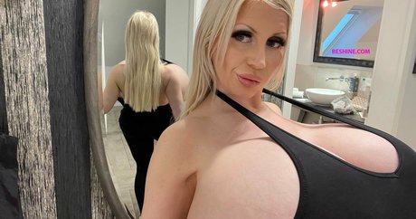 Photo nue de fuite OnlyFans de Beshinedotcom