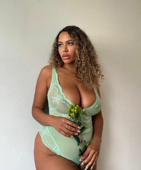 Chanelle Mauricette Photo nue de fuite OnlyFans de Chanelle Mauricette #6