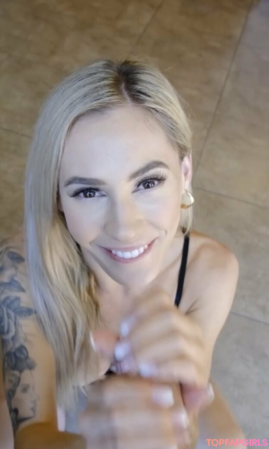 Photo nue de fuite OnlyFans de Collegehotwife #28 Photo nue de fuite OnlyFans de Collegehotwife #28