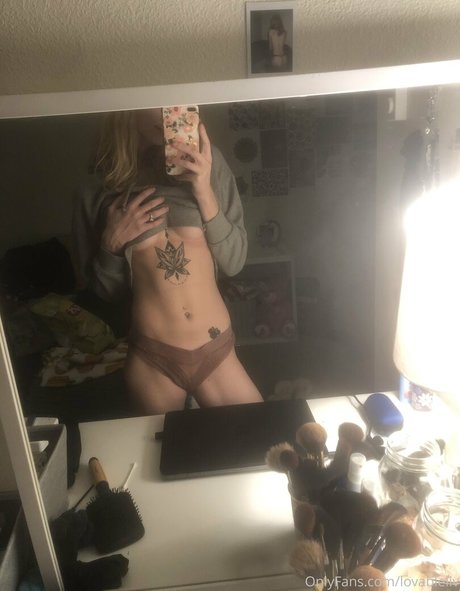 Photo nue de fuite OnlyFans de Lovableliv