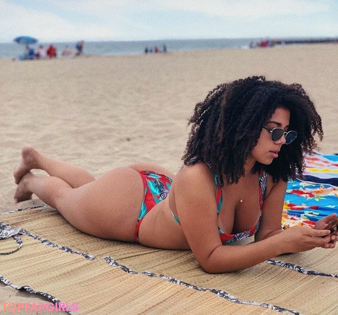 Photo nue de fuite OnlyFans de Amanda Carvalho #12 Photo nue de fuite OnlyFans de Amanda Carvalho #12
