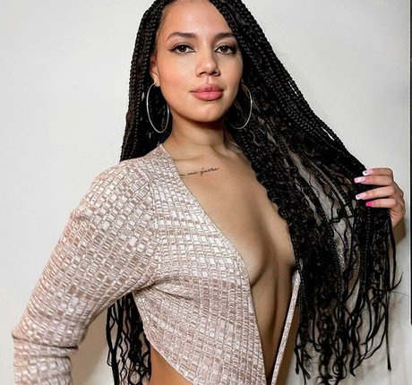 Photo nue de fuite OnlyFans de Amanda Carvalho