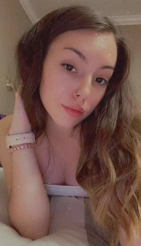 Photo nue de fuite OnlyFans de Pintsizejen
