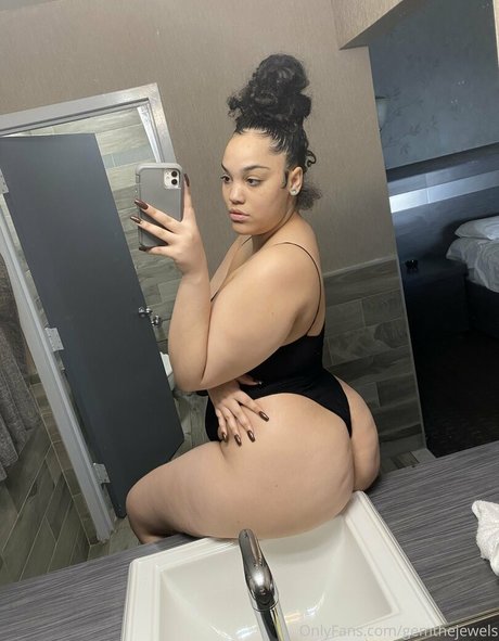 Photo nue de fuite OnlyFans de Gemthejewels