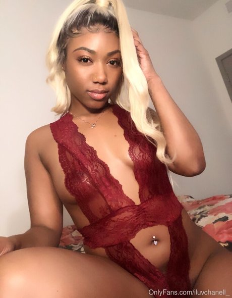 Photo nue de fuite OnlyFans de Iluvchanell