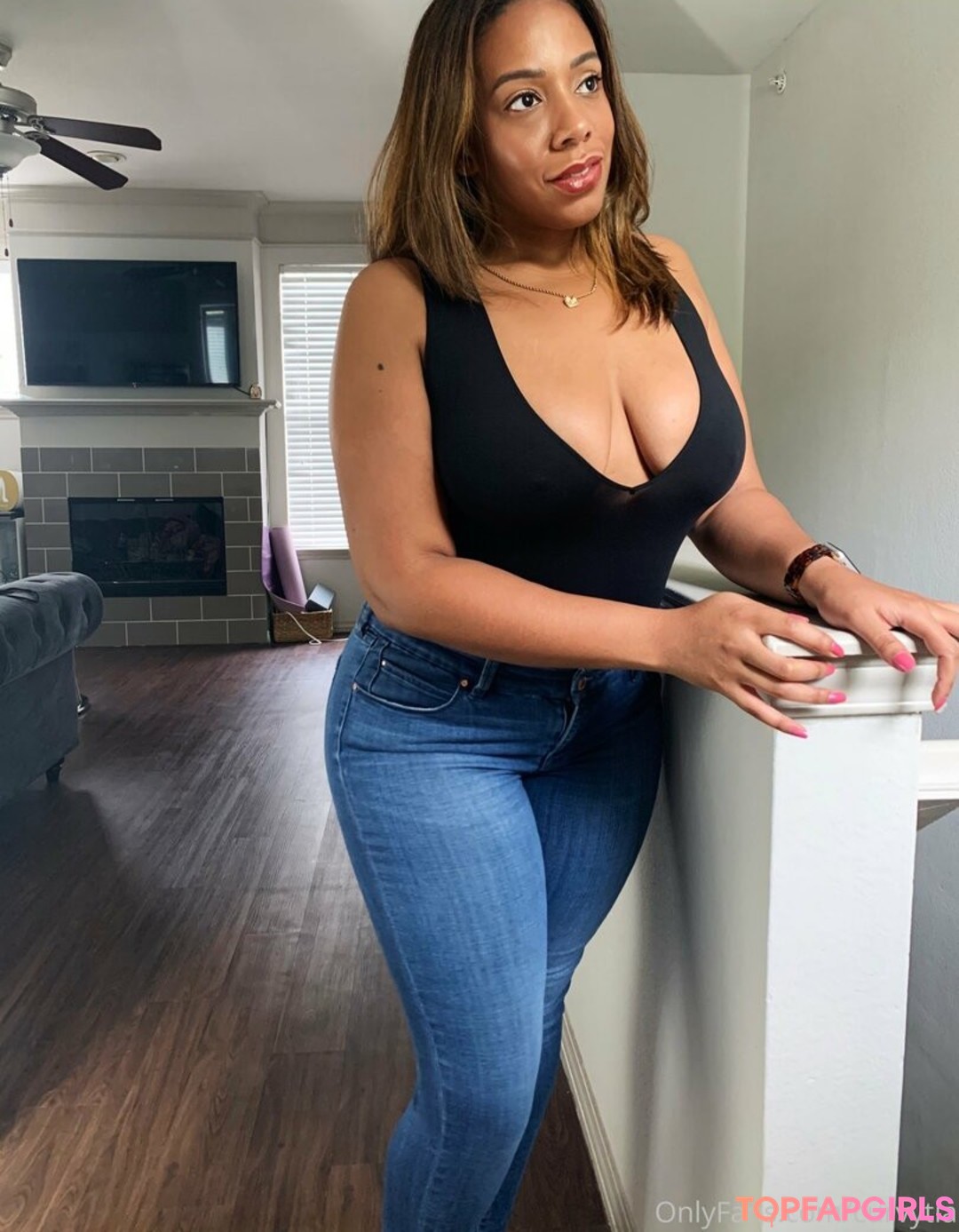 Photo nue de fuite OnlyFans de Realtexascurves #26 Photo nue de fuite OnlyFans de Realtexascurves #26