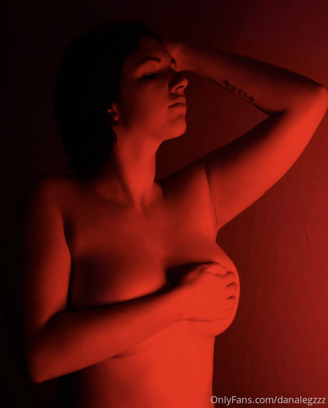 Danalegzzz