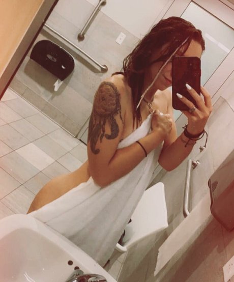 Photo nue de fuite OnlyFans de Emusnotdeadpremium