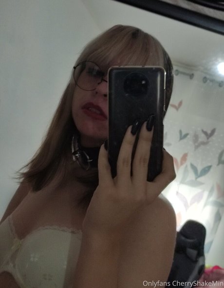 Photo nue de fuite OnlyFans de Cherryshakemin