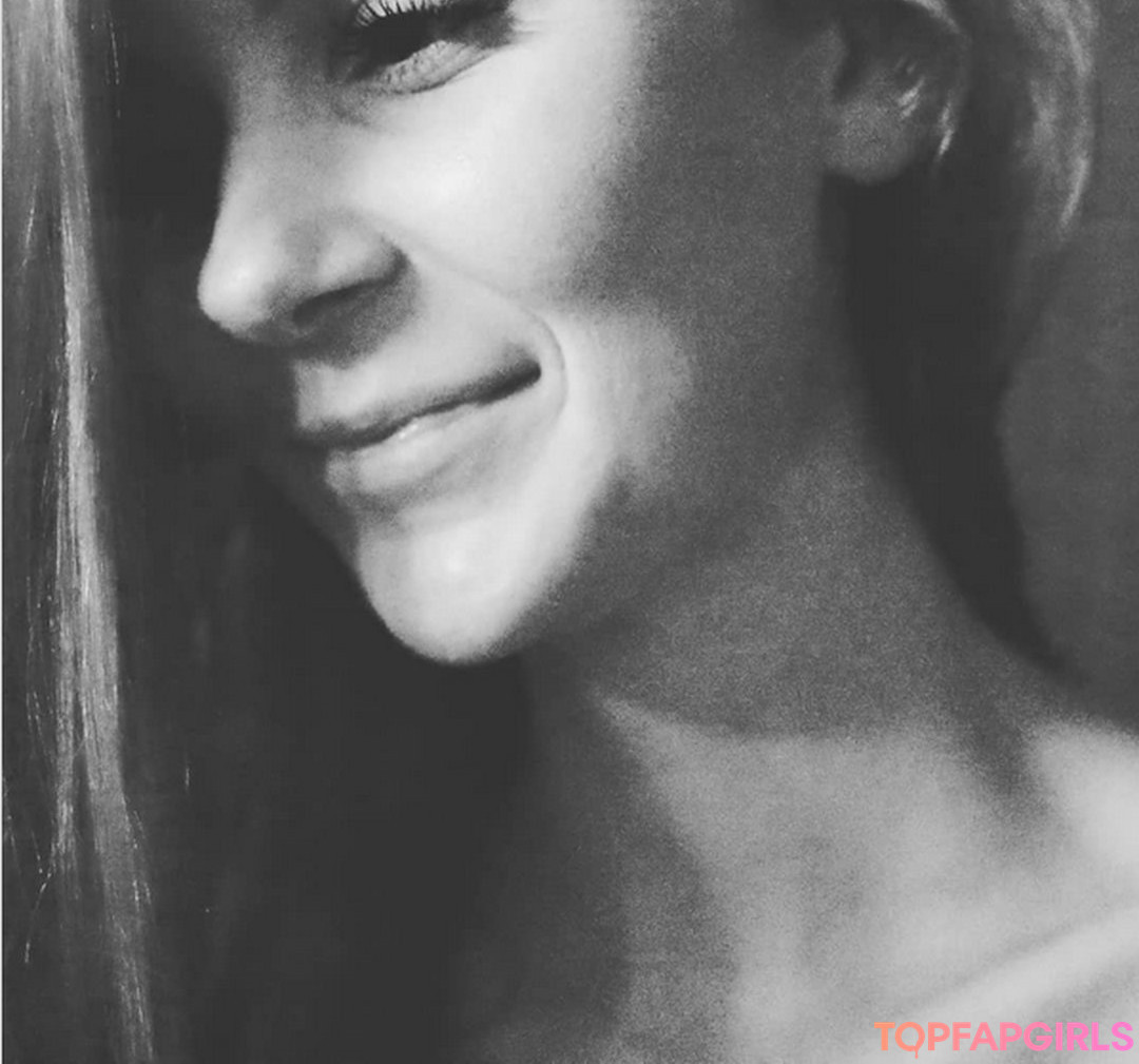 Photo nue de fuite OnlyFans de Littlebee #20 Photo nue de fuite OnlyFans de Littlebee #20