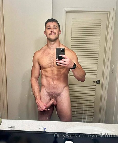 Photo nue de fuite OnlyFans de Yarik1free