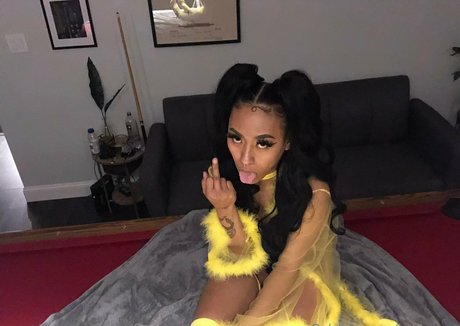 Photo nue de fuite OnlyFans de Kat2wavvy