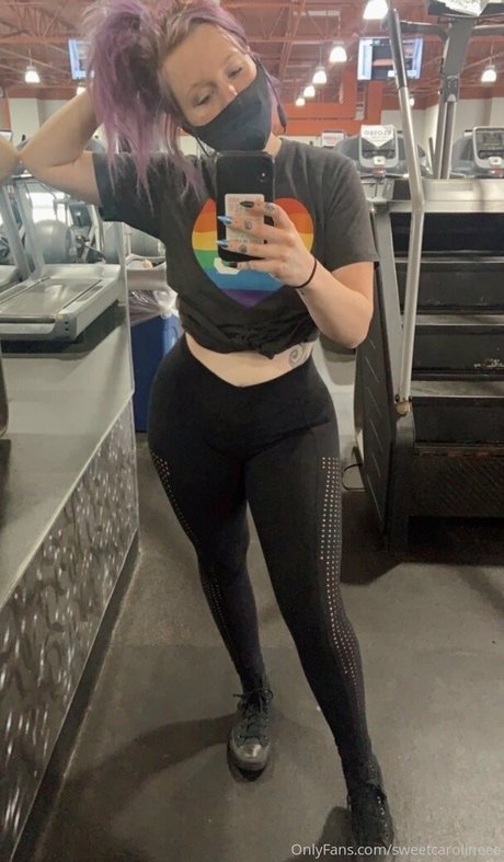 Photo nue de fuite OnlyFans de Sweetcarolineee