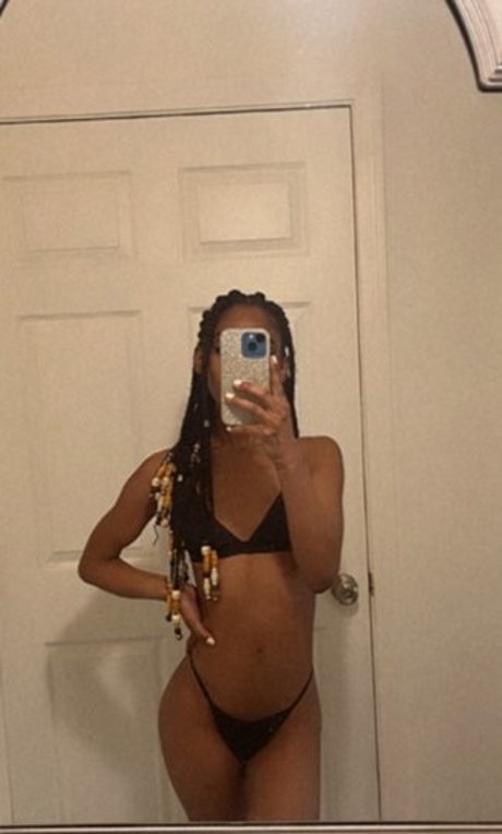 Photo nue de fuite OnlyFans de Urfavgirlfriend