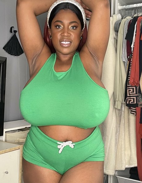 Photo nue de fuite OnlyFans de Clubmaseratixxx