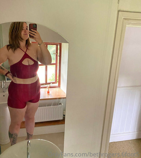 Photo nue de fuite OnlyFans de Amazonbeth6foot6