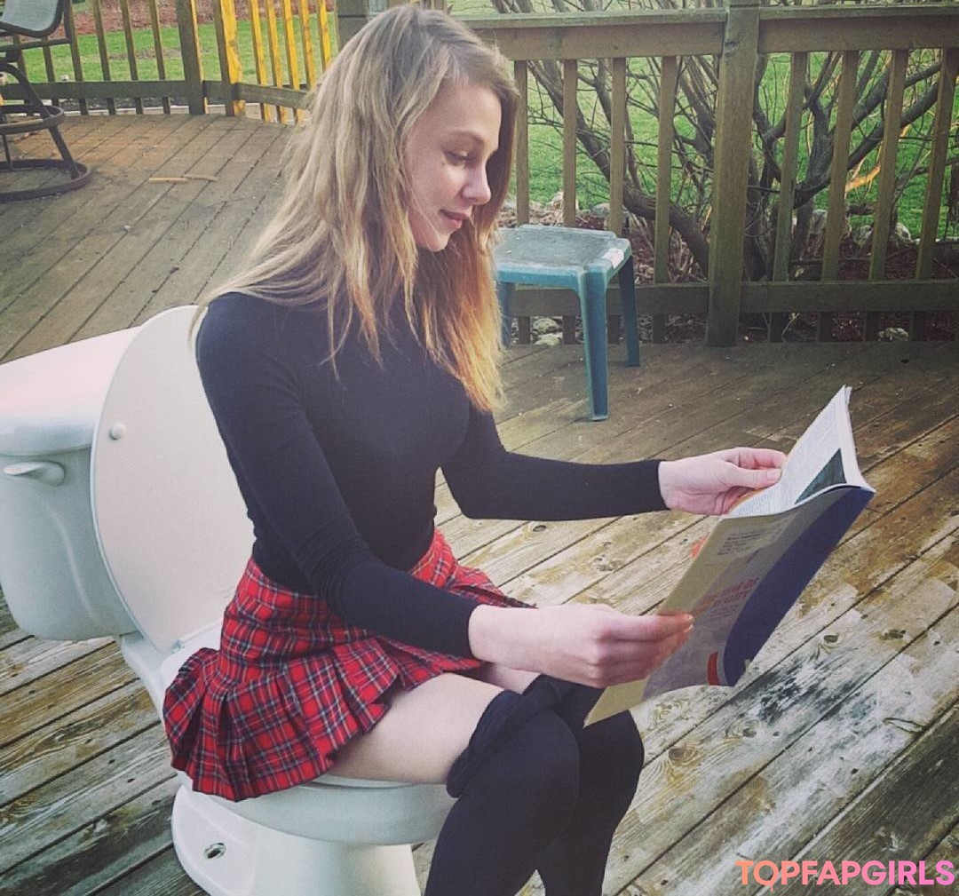 Photo nue de fuite OnlyFans de Sydney Poniewaz #11 Photo nue de fuite OnlyFans de Sydney Poniewaz #11