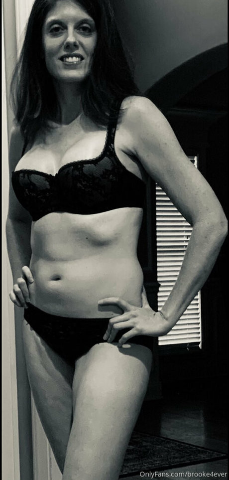 Photo nue de fuite OnlyFans de Bustybrooke1