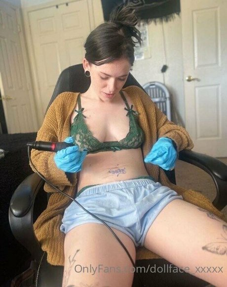 Photo nue de fuite OnlyFans de Dollfacexxxxx