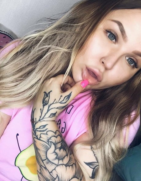 Photo nue de fuite OnlyFans de Adeliaadele