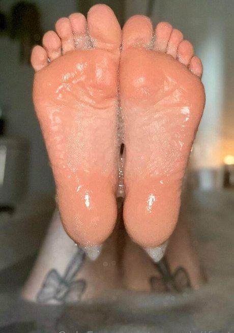 Photo nue de fuite OnlyFans de Yourdollfeet