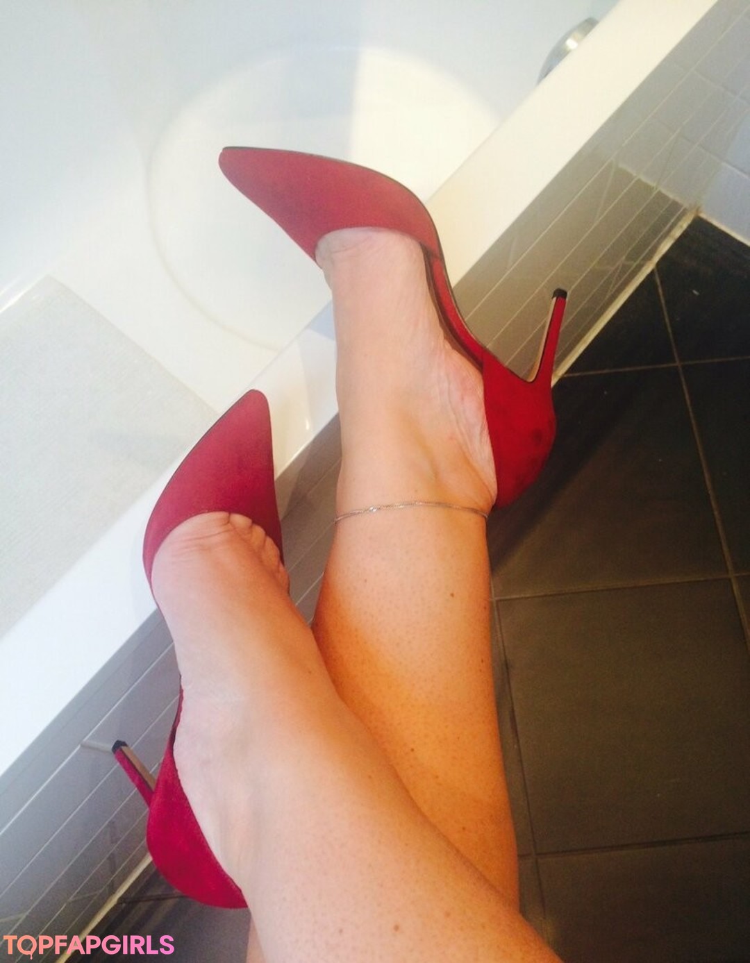 Photo nue de fuite OnlyFans de Dutchcurvesinheels #41 Photo nue de fuite OnlyFans de Dutchcurvesinheels #41